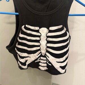 SHEIN Black and White Graphic Crop Top